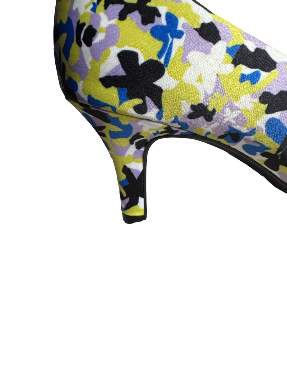 LifeStride Parigi pumps with colorful yellow blue black purple floral print. - Picture 4 of 11